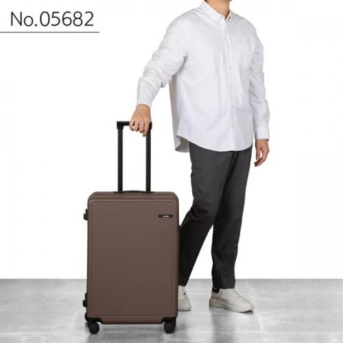 ACE ベベル (63L) ファスナータイプ スーツケース 3～5泊用 3辺合計140cm 手荷物預け入れサイズ 底足フック ドリンクホルダー付き 05682